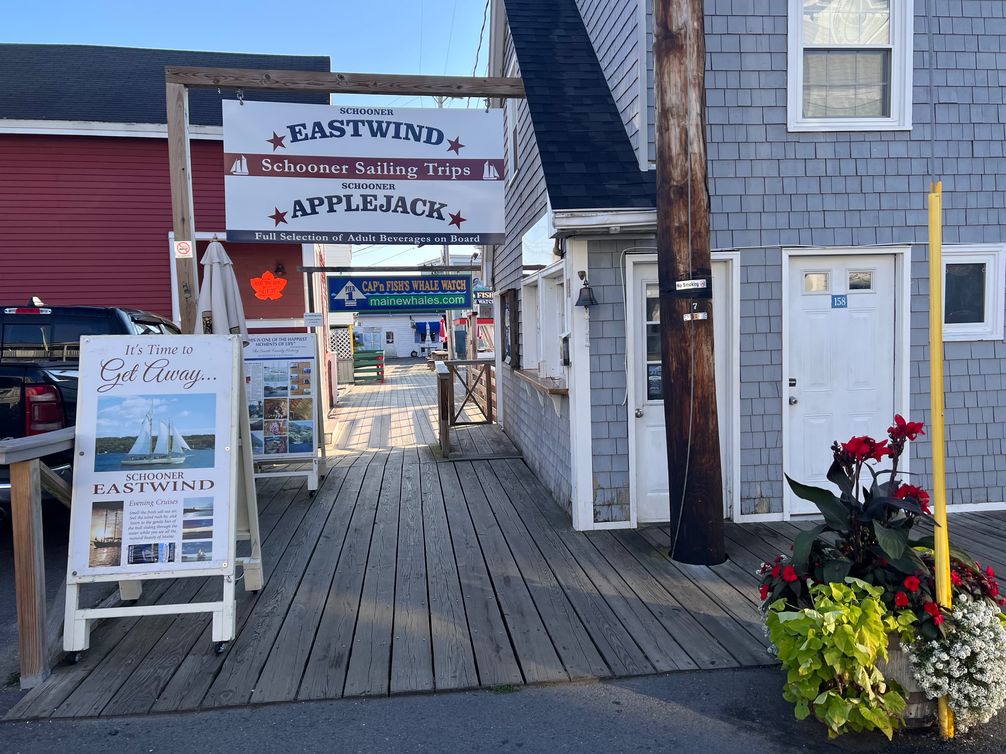 Boothbay area signs